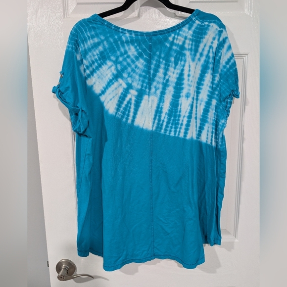 Lane Bryant Blue Diagonal Tie-Dye Short Sleeve Shirt in Size 18/20 (2X) - Picture 6 of 6